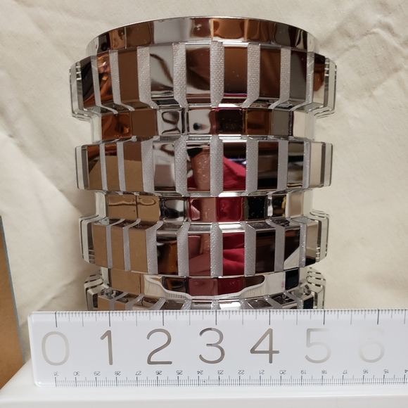 Partylite new enchanted medium size candle holder. - Picture 2 of 6